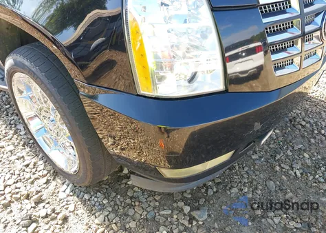 2008 Cadillac Escalade Esv Standard z USA, uszkodzony, nr VIN 1GYFC66878R198644